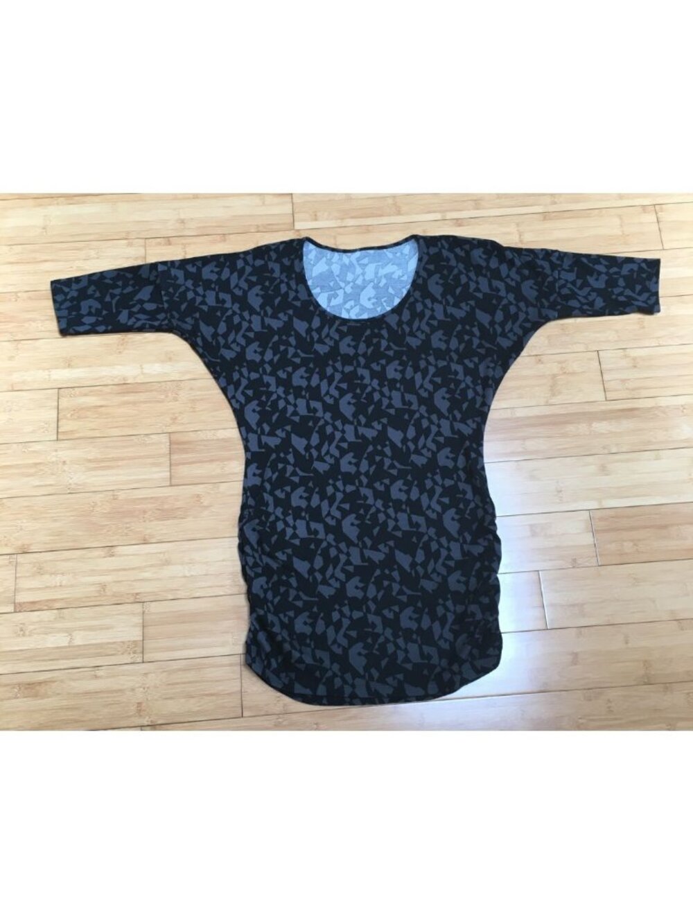 EUC Black and Gray Abstract Print Stretch Dress